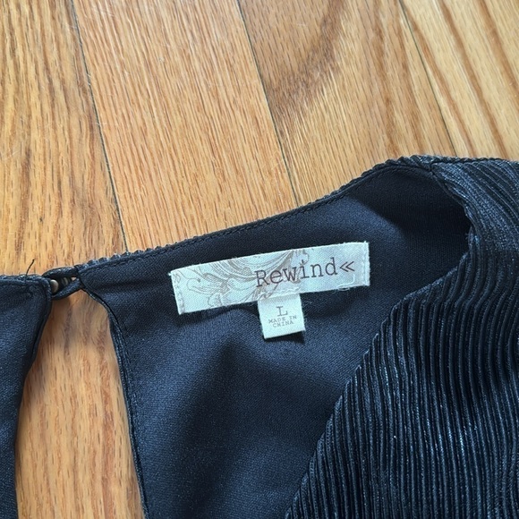 NWT Rewind Women’s Black Metallic Long Sleeve Romper Sz L - Picture 3 of 5